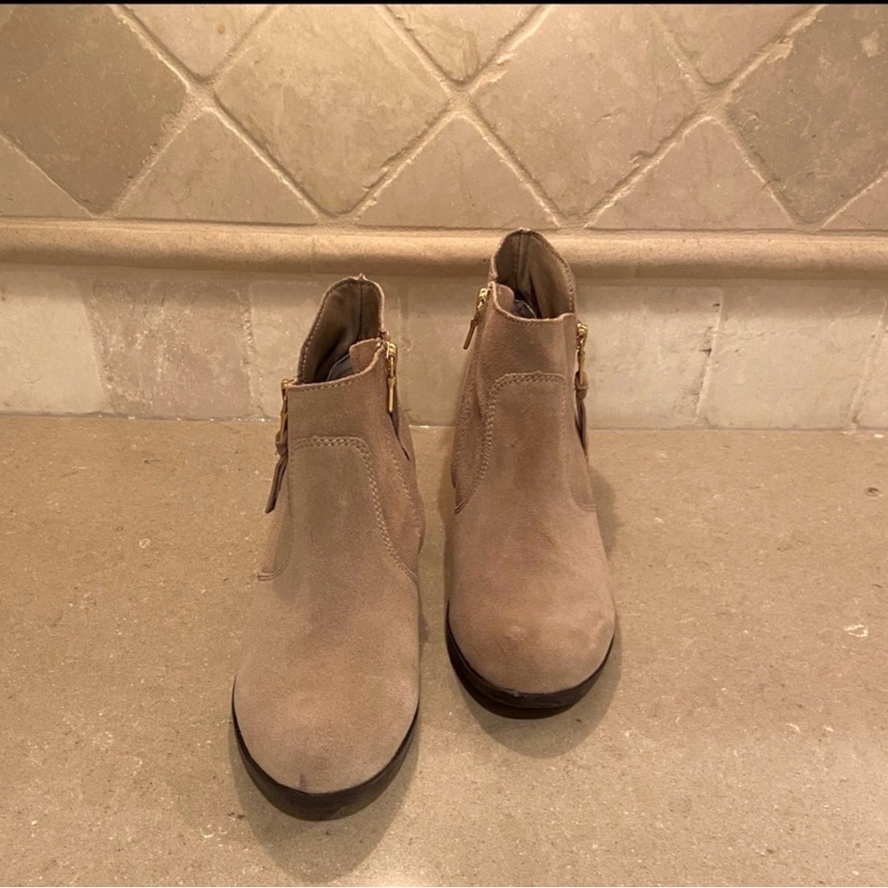 Sole Bound by BareTraps Uriel Suede Ankle Boots - Picture 7 of 10